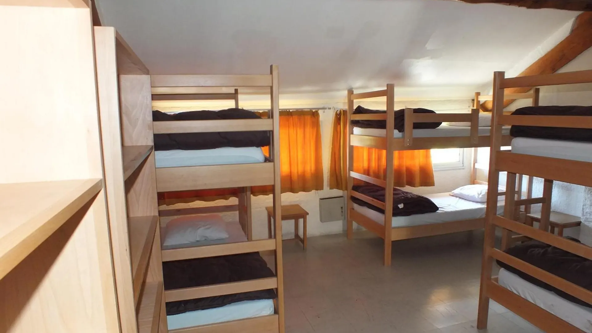 Relais D'Isaby Hostel Villelongue 0*,  France