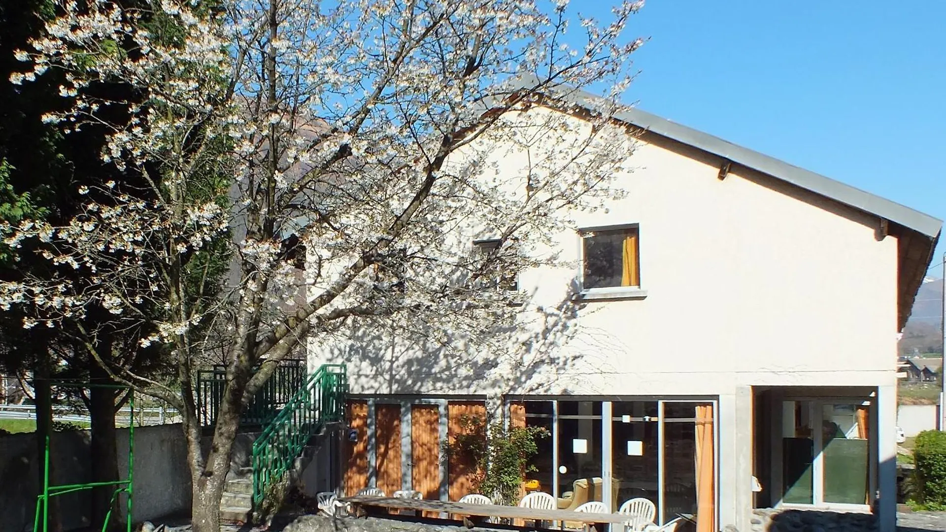 Relais D'Isaby Hostel Villelongue 0*,