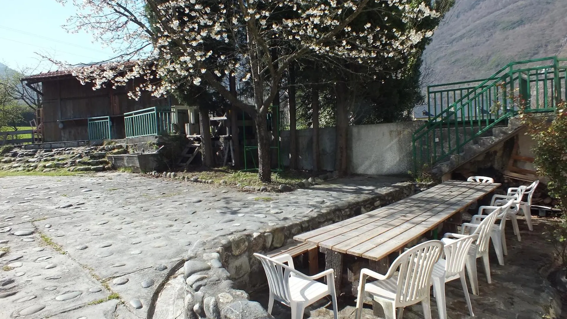 Relais D'Isaby Hostel Villelongue 0*,  France